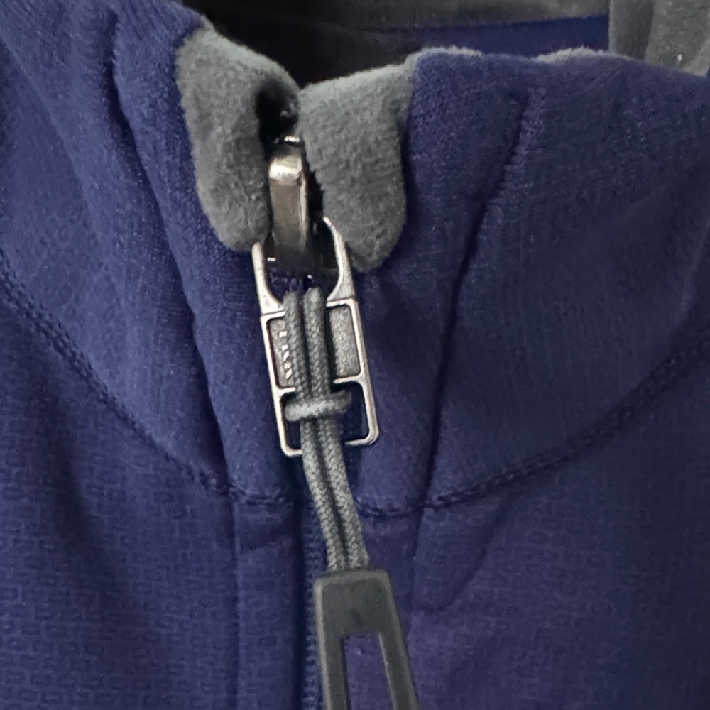 Patagonia Men's Dark Blue Vest - Picture 2 of 6